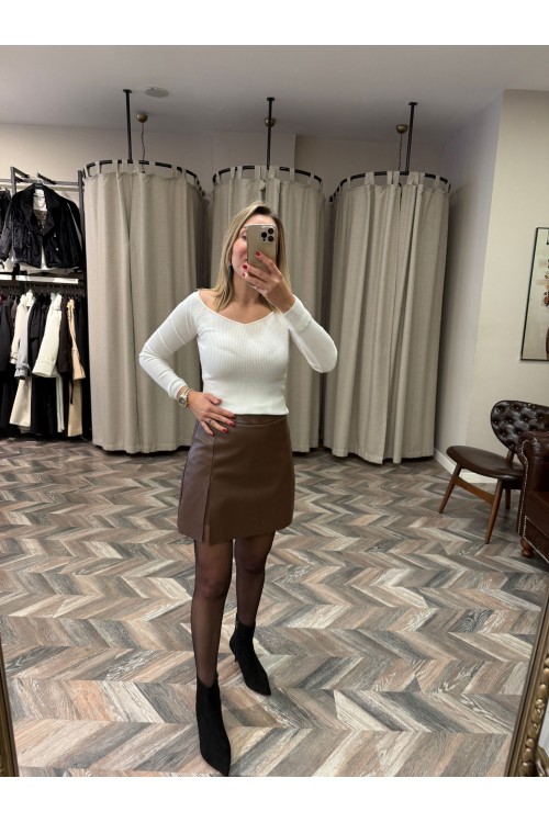 8852-16565 DERİ ETEK