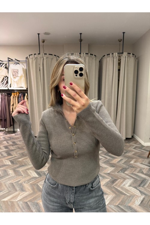 9037-10686 DİK YAKA ÇITÇITLI TRİKO