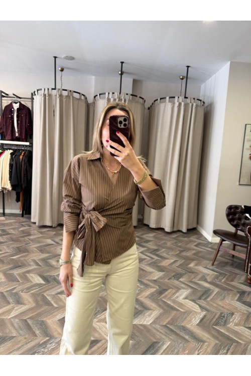 9202-1009 BAĞLAMA DETAY GÖMLEK