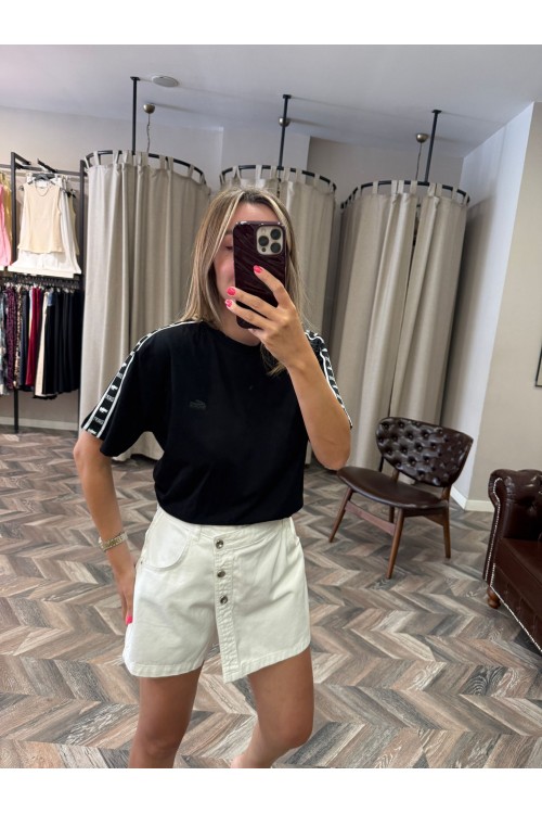 9670-25366-B ÖZEL DÜĞMELİ ŞORT ETEK