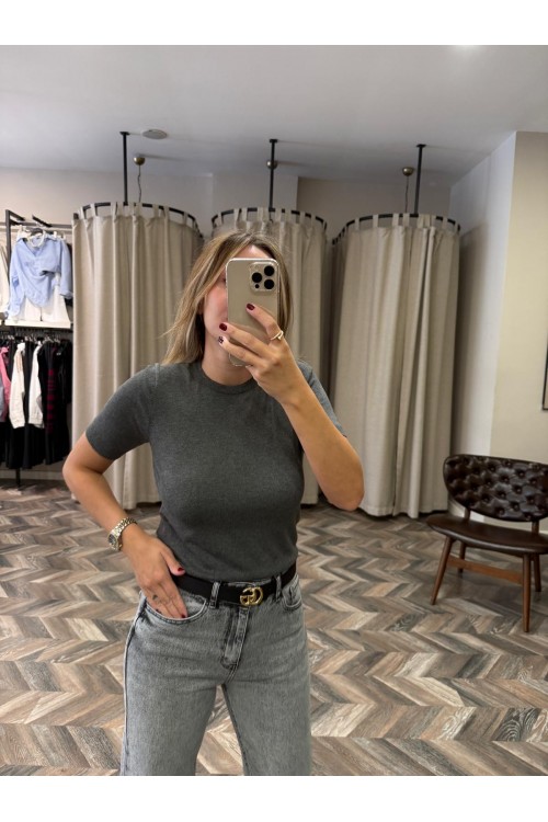 9806-10779 BİS YAKA KISAKOL TRİKO