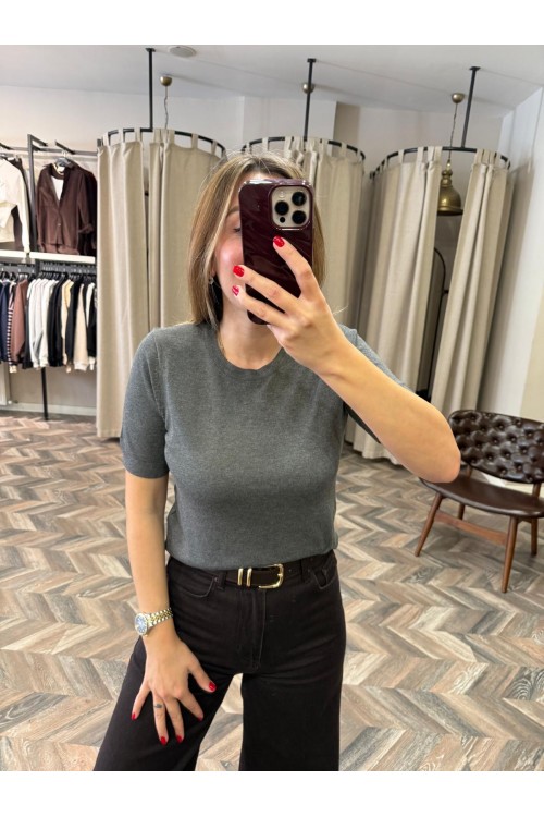 9806-10779 BİS YAKA KISAKOL TRİKO