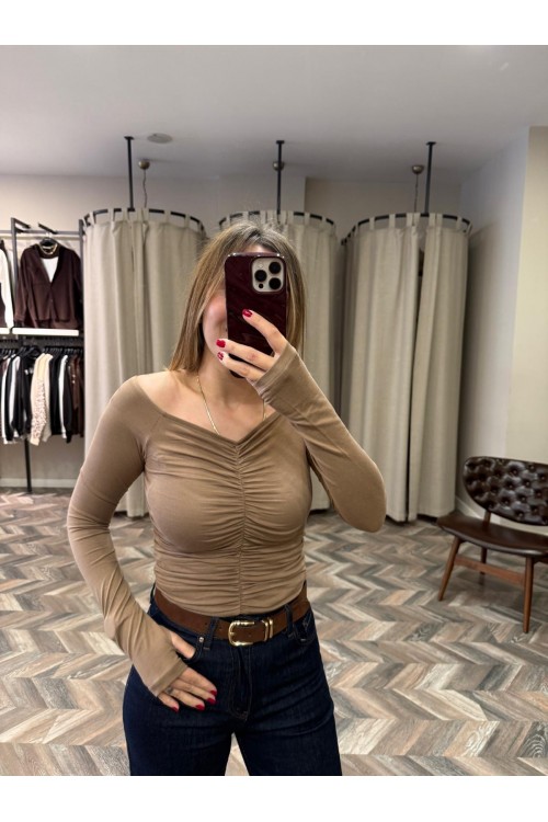 10093-32089 OMUZLARI AÇIK BÜZGÜLÜ TOP