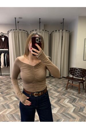 10093-32089 OMUZLARI AÇIK BÜZGÜLÜ TOP