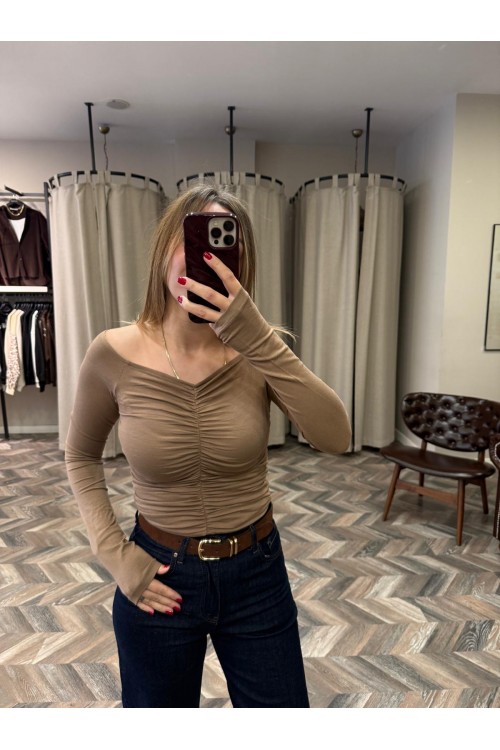 10093-32089 OMUZLARI AÇIK BÜZGÜLÜ TOP