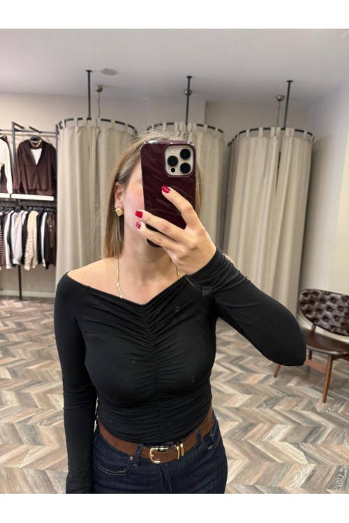 10093-32089 OMUZLARI AÇIK BÜZGÜLÜ TOP