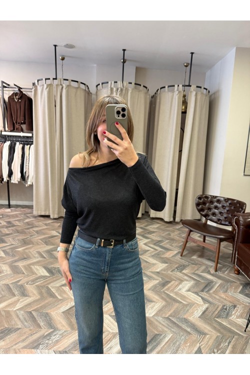 10239-251072 TEK OMUZ BLUZ