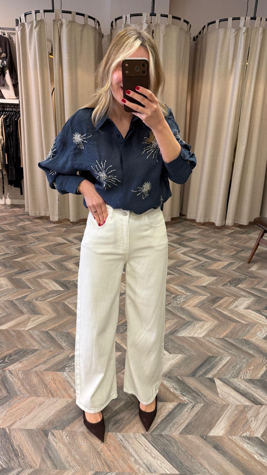 8136-BONCUK İŞLEME GÖMLEK