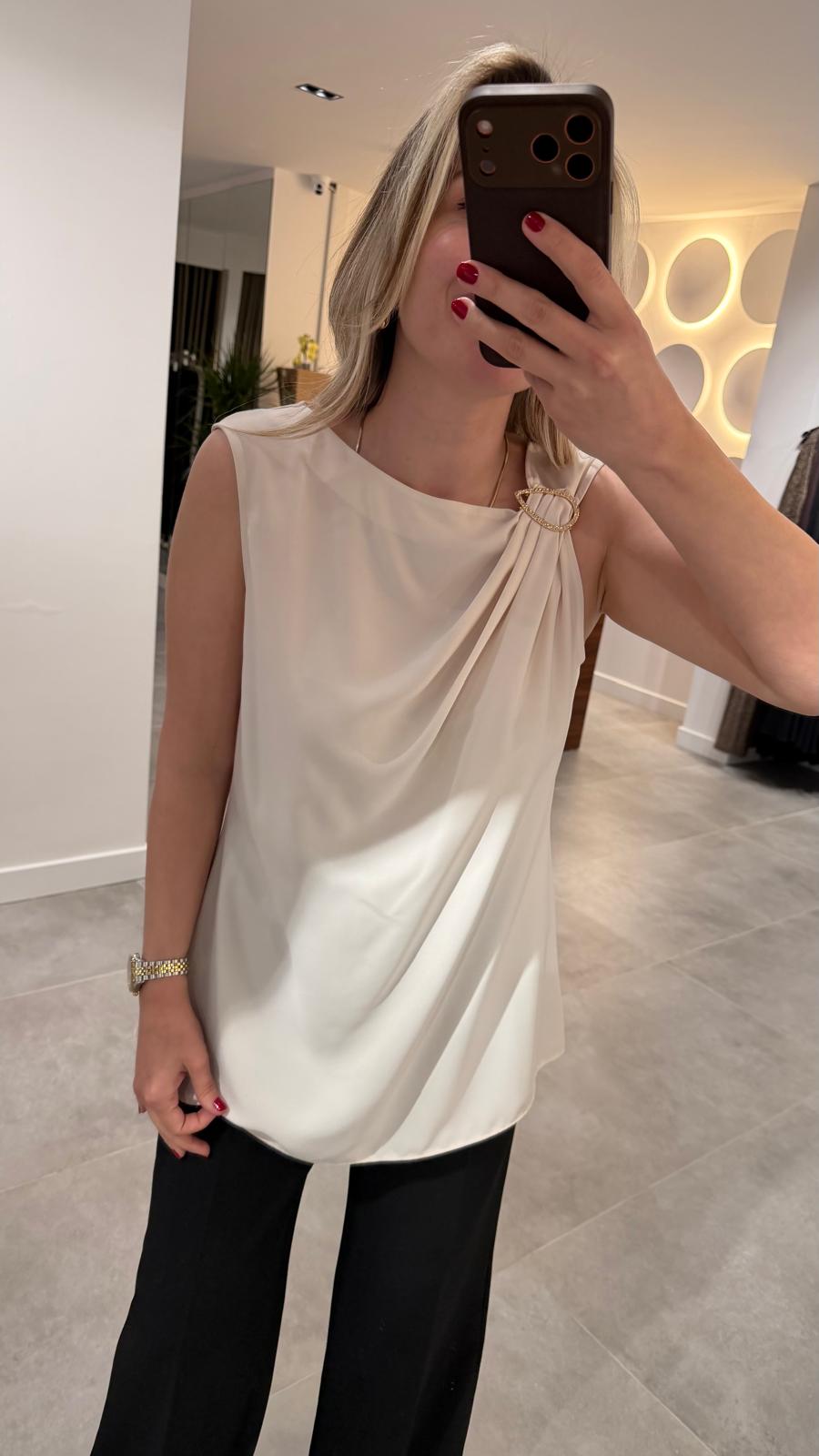 1016-TEK OMZU AKSESUARLI BLUZ